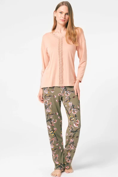 MAN9843 Anıl 9843 Uzun Kol V Yaka Viskon Çiçek Desenli Kışlık Örme Normal Bel Dantel Detaylı Pijama Takımı ürün görseli 1