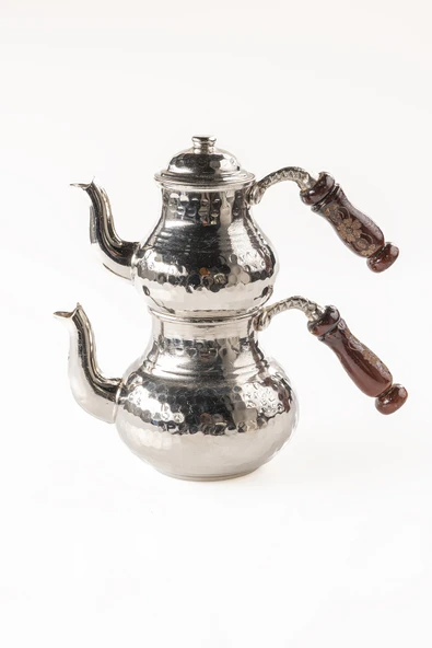 DMT Gaziantep Bakır Çaydanlık Takımı AĞIR EL DÖVMESİ  Alt:12 cm üst:8,5cm Toplam:1,3lt Ahşap kulp ürün görseli 1