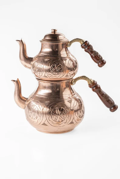 DMT Gaziantep Bakır Çaydanlık Takımı AĞIR EL İŞLEMELİ Alt:14,5cm üst:10,5cm Toplam:2,6 lt Ahşap kulp ürün görseli 1