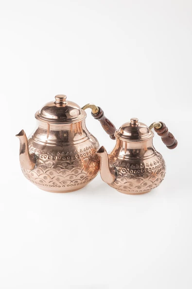 DMT Gaziantep Bakır Çaydanlık Takımı AĞIR EL ZIMBALI Alt:14,5cm üst:10,5cm Toplam:2,6 lt ürün görseli 1