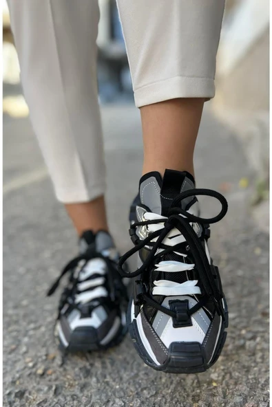 Kadın Lopez Siyah Beyaz Bağcık Detaylı Sneaker Spor Ayakkabı ürün görseli 1