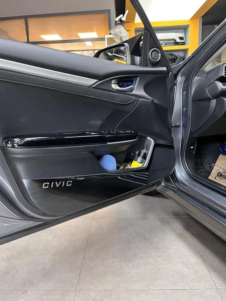 Honda Civic 2016-2021 Fc5 Kapı İç Koruma Kaplama Titanyum Siyah ürün görseli 1