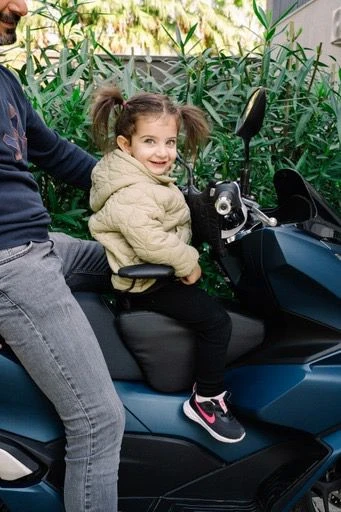 Honda Pcx Motosiklet Çocuk Koltuğu,Emniyet Kemerli, Siyah Deri, Kollu, 4-8 Yaş Arası, Hediyeli ürün görseli 1