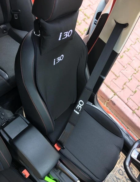 HYUNDAİ İ30 Nakışlı Ön İkili Oto Koltuk Minderi 2 Adet Boyun Yastığı 2 Adet Kemer Pedi SİYAH ürün görseli 1