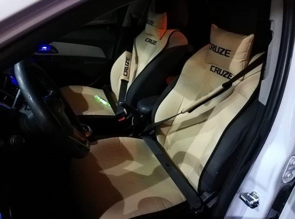 CHEVROLET CRUZE Nakışlı Ön İkili Oto Koltuk Minderi 2 Adet Boyun Yastığı 2 Adet Kemer Pedi KREM ürün görseli 1