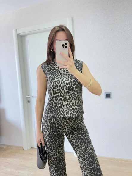 Leopar Desenli Düğmeli Bluzlu Pantolon İkili Takım -Leopar ürün görseli 1