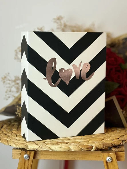 Rabsev Fotoğraf Albümü 10x15cm 200 Fotoğraf Kapasiteli Üçgen Love Desenli Renkli Anı Albümü ürün görseli 1