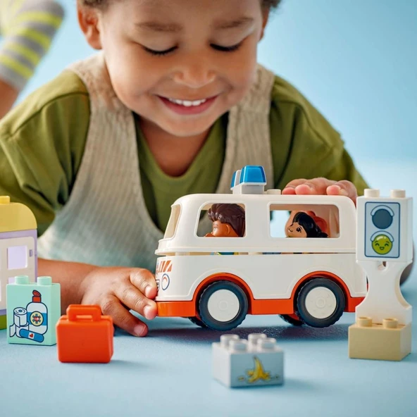 LEGO DUPLO® Ambulans ve Sürücü 10447 - Resim 7