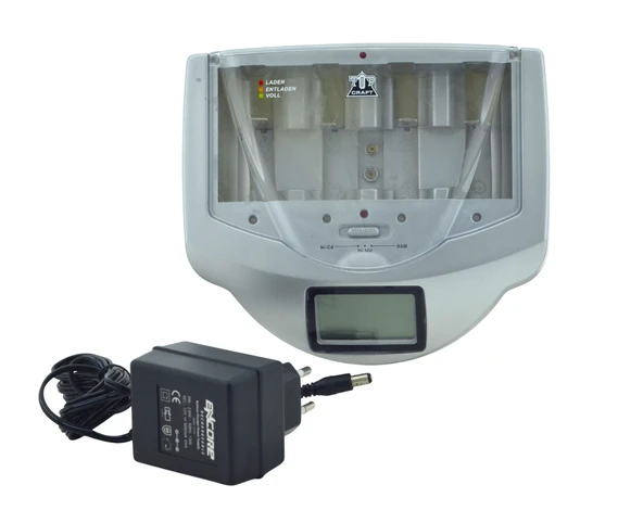 2.EL TOP CRAFT MD 10358 Evrensel Hızlı Pil Şarj Cihazı 12V1A LCD Ekranlı ürün görseli 1