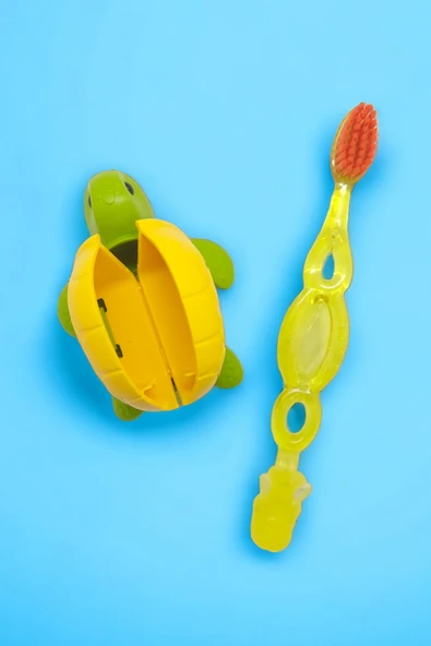R.O.C.S. ROCS ( SARI ) Kids 3-7 Yaş Diş Fırçası Ve Flipper Hijyenik Saklama Kabı Seti - KAPLUMBAĞA Figürlü ürün görseli 1