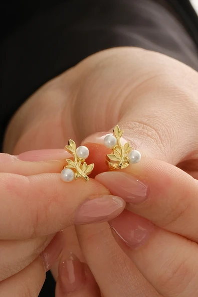 Gümüş altın yaldızlı incili sarmaşık küpe SGTL12842GOLD ürün görseli 1