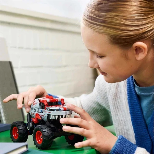LEGO Technic Monster Jam ThunderROARus Çek-Bırak - 42200 - Resim 4