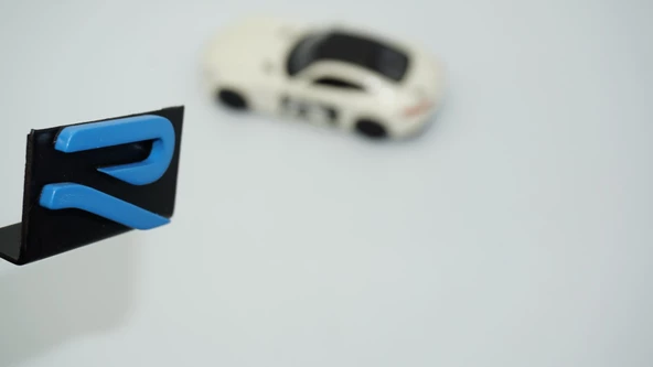 DK Tuning Volkswagen R Line Yeni Nesil Ön Panjur Mavi Logo Arma ürün görseli 1