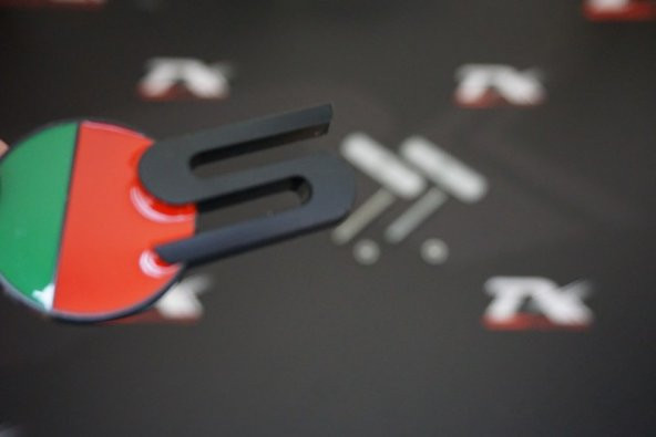 Jaguar S Logo Ön Panjur Vidalı 3D Krom Metal Logo Amblem ürün görseli 1