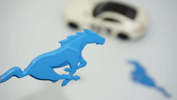 DK Tuning Mustang Koşan At Çamurluk Yanı Mavi Logo Amblem Seti ürün görseli 1