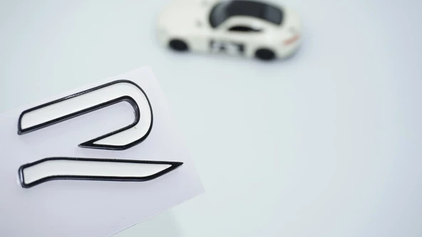 DK Tuning R Line Yeni Nesil Bagaj Beyaz Logo Arma Volkswagen İle Uyumlu ürün görseli 1