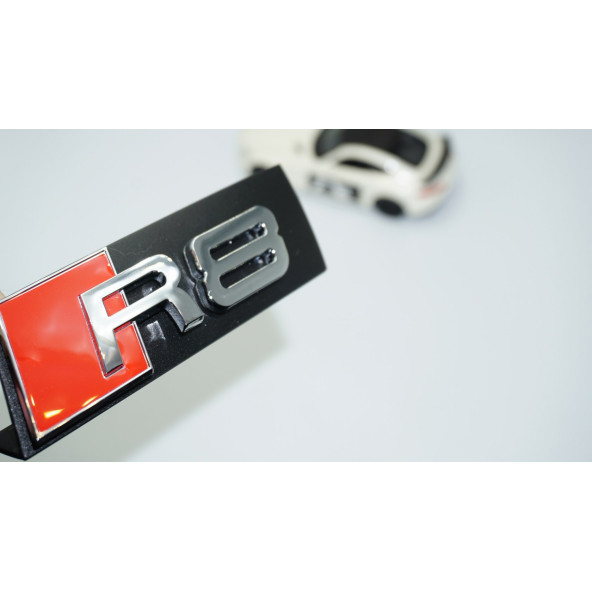 DK Tuning R8 Gümüş Kırmızı 3D Ön Panjur Logo Audi İle Uyumlu ürün görseli 1