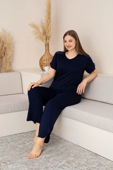 “Bambu Kumaş Büyük Beden Kadın Dantelli Kısa Kollu Pijama Takımı – Yumuşak, Nefes Alabilir, Şık ve Rahat, M-5XL” ürün görseli 1