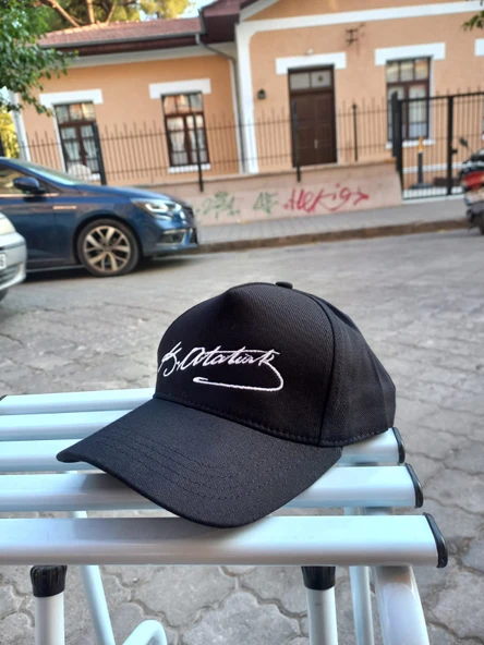siyah atatürk şapka unisex model ayarlanabir özellikte ürün görseli 1