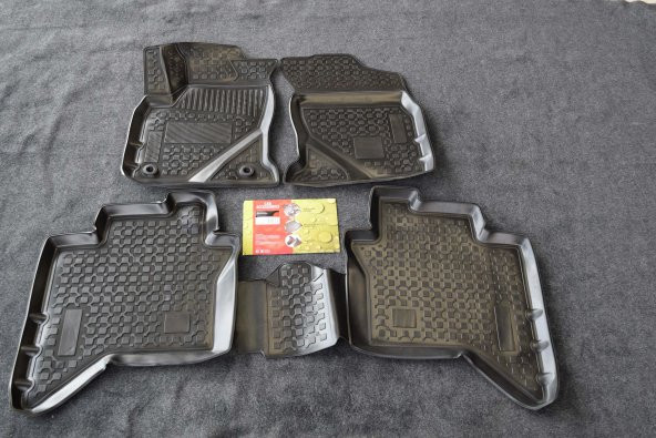 EKİCİLER TOYOTA HİLÜX (15-) LLOCKER 3D HAVUZLU PASPAS SİYAH ürün görseli 1