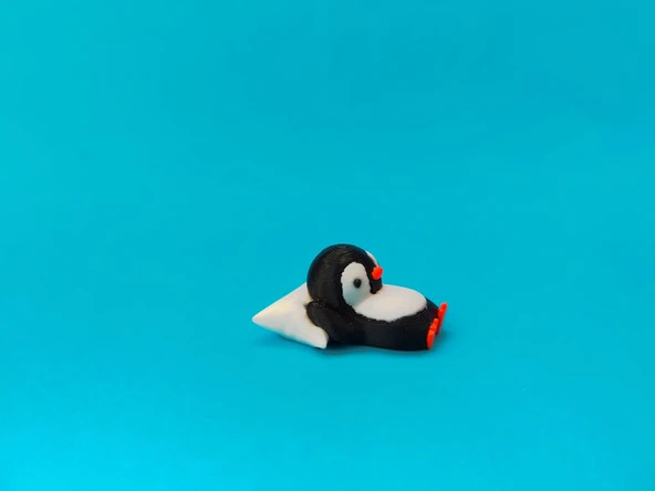 Sevimli Penguen Figürü – Hareketli Eklemli 3D Oyuncak ürün görseli 1