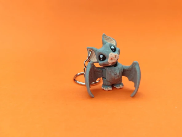 Sevimli Ayakta Yarasa Anahtarlık – 3D Baskı Özel Tasarım ürün görseli 1