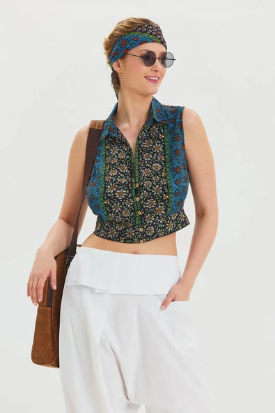 Gömlek Yaka Düğme Detaylı Crop Bluz ürün görseli 1