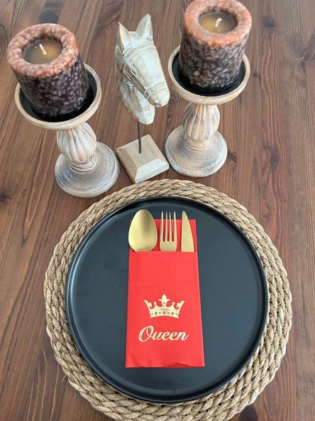 Gold Yaldızlı Kırmızı Queen Taç Detaylı Cepli Kanguru Peçete 12 Adet ürün görseli 1