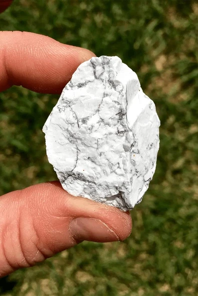 Sertifikalı Ham Işlenmemiş Doğal Havlit Taşı Kütle (3-4 Cm) ürün görseli 1