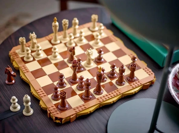 PTTAVM: Lego Miscellaneous 40719 Traditional Chess Set