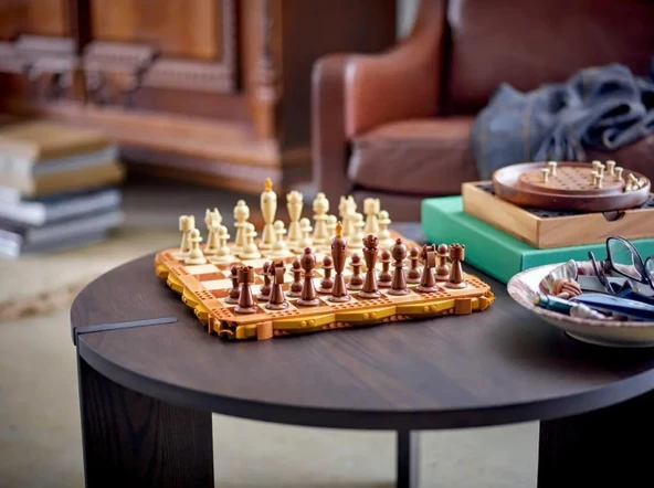 PTTAVM: Lego Miscellaneous 40719 Traditional Chess Set