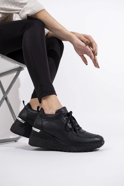 Siyah Dolgu Topuklu Sneaker Bağcıklı Spor Ayakkabı - Pily ürün görseli 1