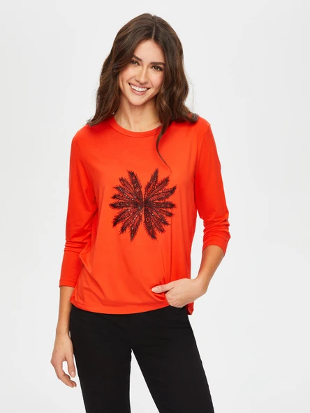 Kadın Önü Çiçek Dantel Aplikeli Yuvarlak Yaka T-Shirt Faik Sönmez ürün görseli 1