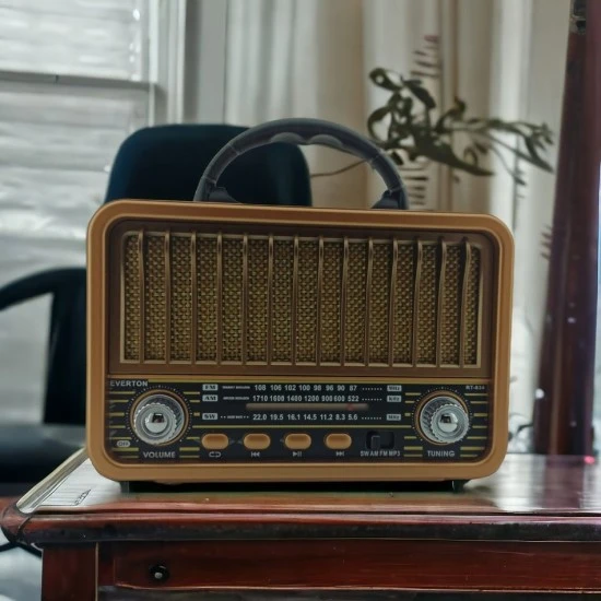 Nostaljik Görünümlü Bluetooth Destekli RT-834 Pilli Radyo ürün görseli 1