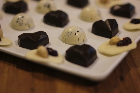 Dolgulu Bonbon Sütlü Hediyelik Çikolata ürün görseli 1