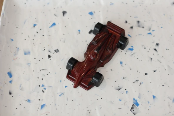 Ferrari Formula1 Renkli Dolgulu Sütlü Hediyelik Çikolata (4 Adet) ürün görseli 1