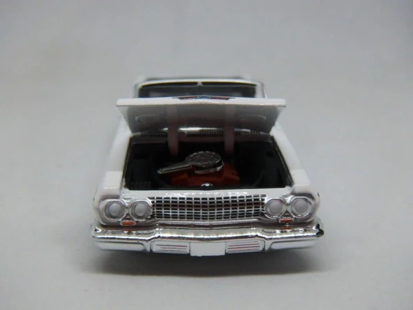 Greenlight California Lowriders 1963 Chevrolet Impala SS Model Araba ürün görseli 1