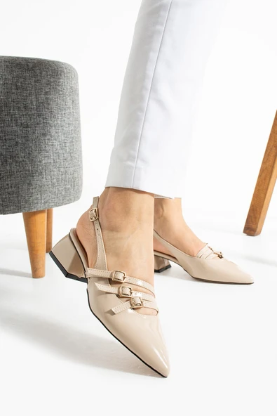 Albishoes Kare Topuk 4 Cm Rugan Toka Detaylı Arkası Açık Sivri Burun İş Ofis Günlük Kadın Ayakkabı ürün görseli 1