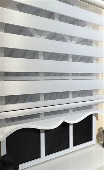 Zebra Stor Perde Alüminyum Beyaz  Etek Dilimli  Z-STB400V01  Beyaz 30 x 200 ürün görseli 1