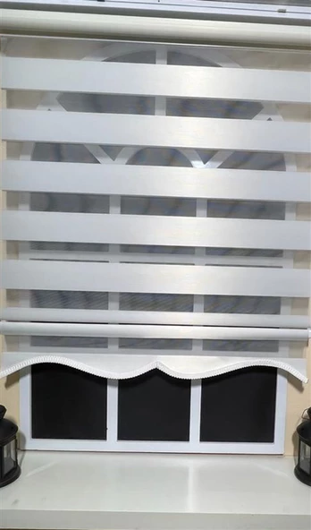 StorBurada Zebra Stor Perde Beyaz Etek Dilimli STB-400-V01  Beyaz 130 x 260 ürün görseli 1
