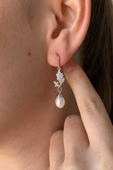 8,5 mm Yaprak Taşlı Doğal İnci Sallantılı Küpe ürün görseli 1