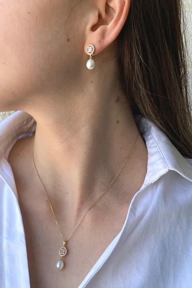 8,5 mm Oval Baget Taşlı Doğal İnci Sallantı Küpe Kolye İkili Set ürün görseli 1