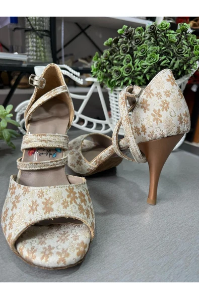 SUNA PAPATYA DESENLİ KAPALI TOPUK TANGO -DANS VE ABİYE AYAKKABISI 8,5 CM TOPUK BOYU ürün görseli 1