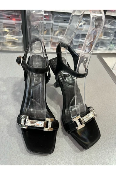 MİSS PARK MODA KARE TABANLI TEK TAŞLI BİLEKTEN TEK BANTLI ÇOK RAHAT KADEHTOPUK KADIN AYAKKABI ürün görseli 1