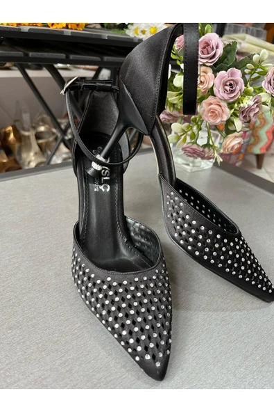 BYSLÇ SHOES TAŞLI TOPUK SİYAH SATEN KAPALI TOPUK TAŞLI ABİYE AYAKKABI ürün görseli 1