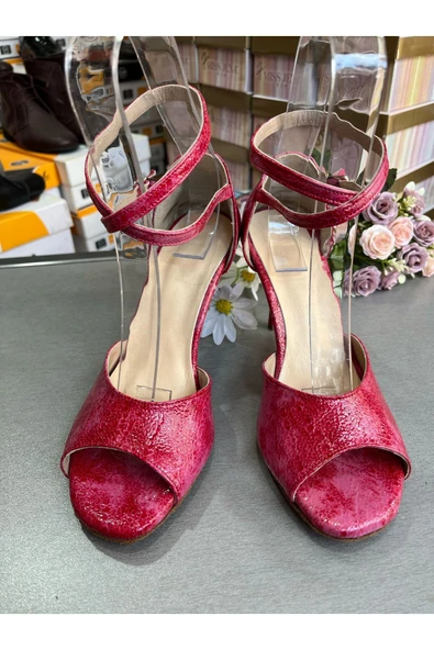 SUNA KIRMIZIPEMBE MERMER DESEN KELEBEK MODEL TANGO, DANS VE SALON ABİYE AYAKKABISI 8,5 CM TOPUK BOY ürün görseli 1