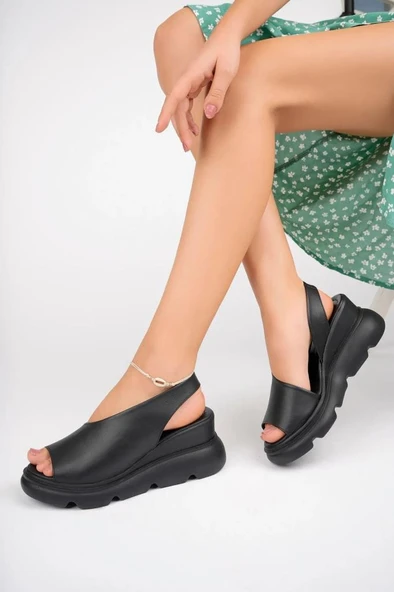 Papuçcity Mnrs 03212 Kadın Günlük Dolgu Topuk Sandalet ürün görseli 1