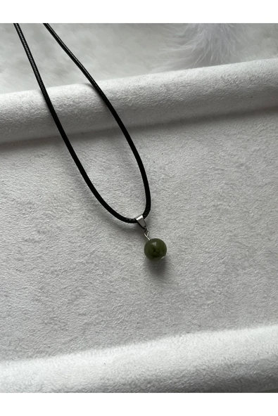 8 mm yeşim taşı deri ip kolye ürün görseli 1