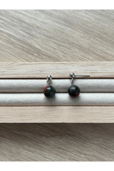 8 mm Kan Taşı Gümüş Kaplama Top Küpe ürün görseli 1