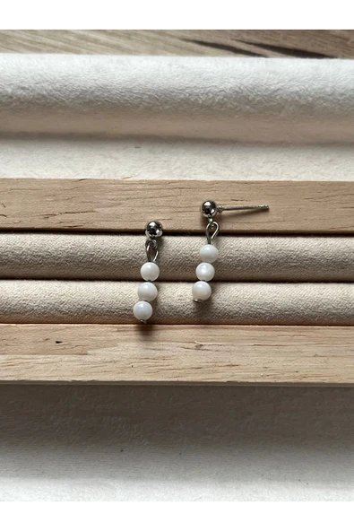 Minimal Beyaz Taşı Gümüş Kaplama Top Küpe ürün görseli 1